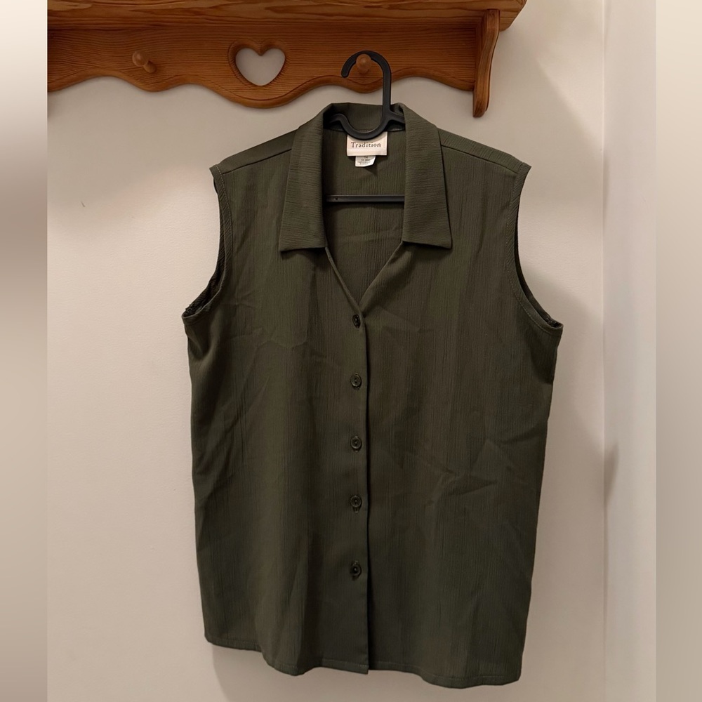 Tradition Sleeveless Shirt